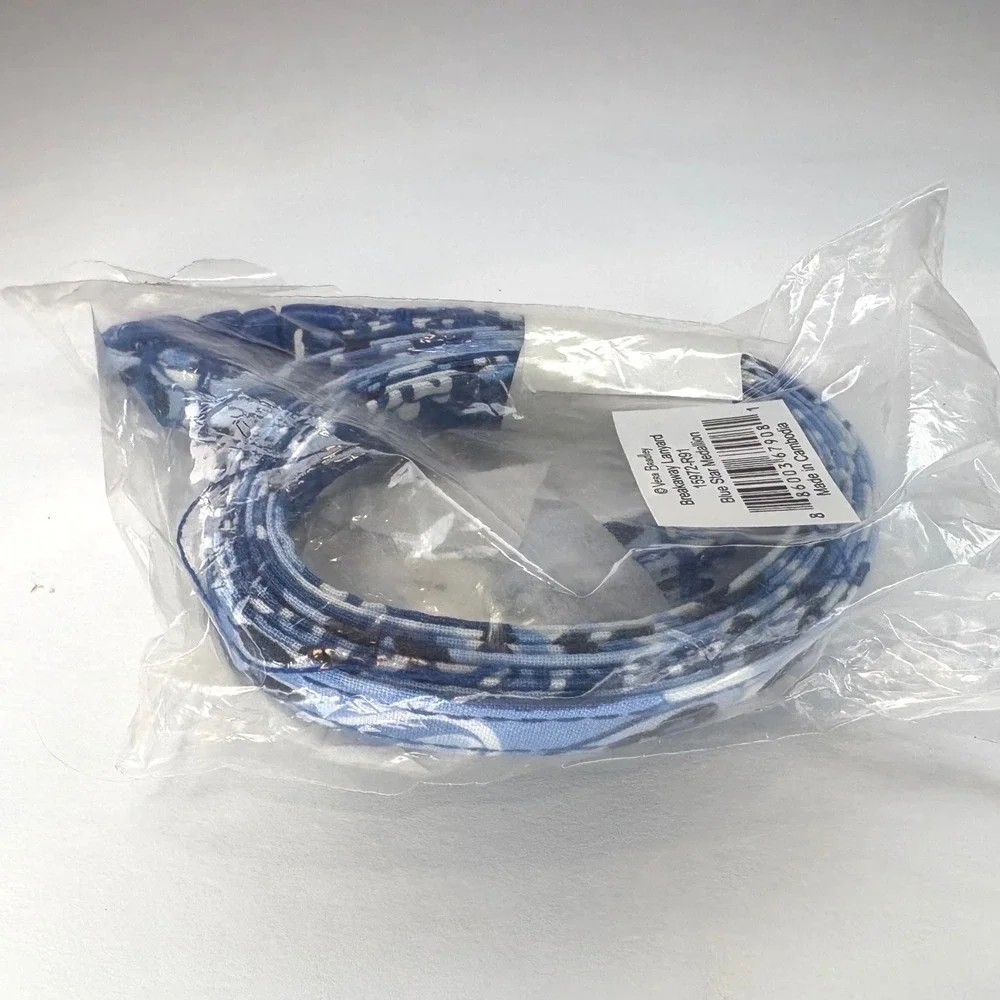 Vera Bradley Retired Blue Star Medallion Breakaway Lanyard NWT Sealed ID Badge